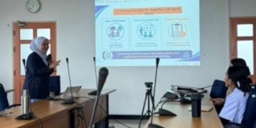 Pemaparan program oleh Kaprodi Program Studi Fisioterapi Program Magister, Dwi Rosella Komalasari Ftr M.Fis Sp Vest Ph.D. Foto : Ist.