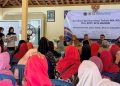 Warga Desa Alasombo, Sukoharjo antusias mengikuti edukasi soal layanan kesehatan dan bantuan sosial dari pemerintah. Foto : Ist.